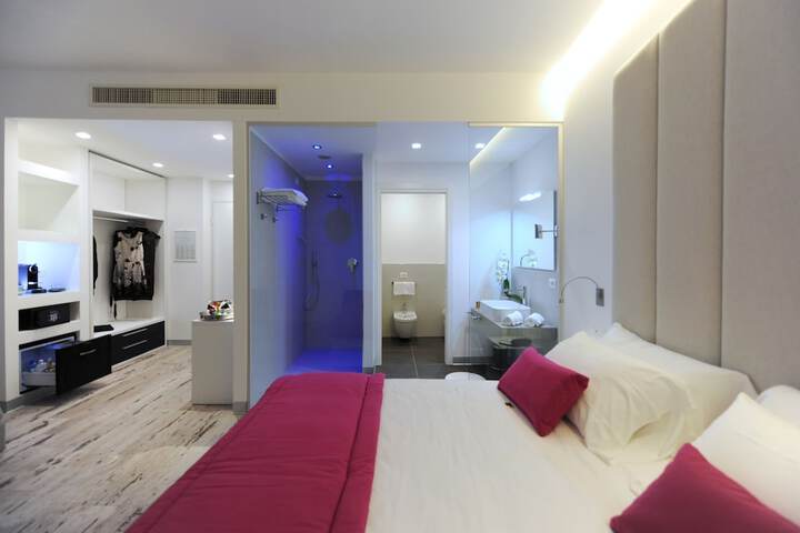 Room 20 of 85