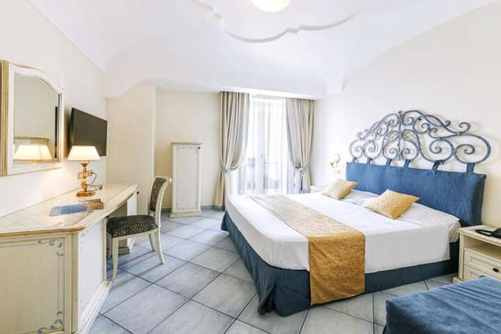 Room 9 of 55