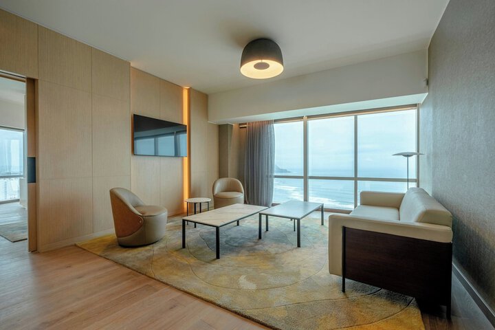 Room 70 of 196