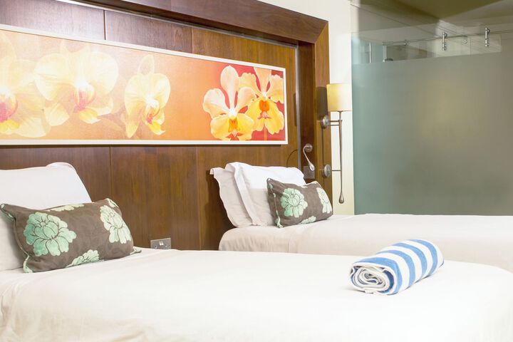 Room 13 of 37