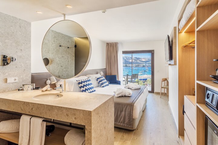 Bathroom Interior Photo