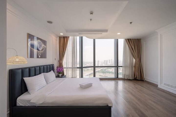 Room 79 of 243
