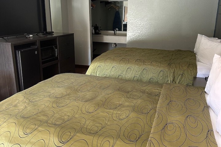 Room 26 of 43
