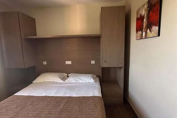 Room 8 of 60