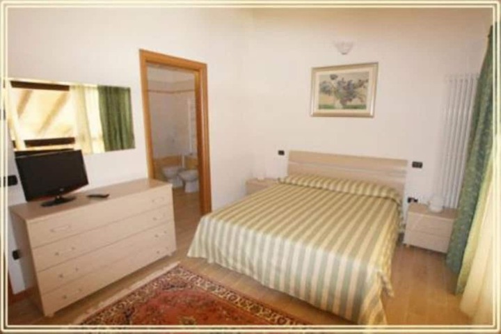 Room 14 of 46
