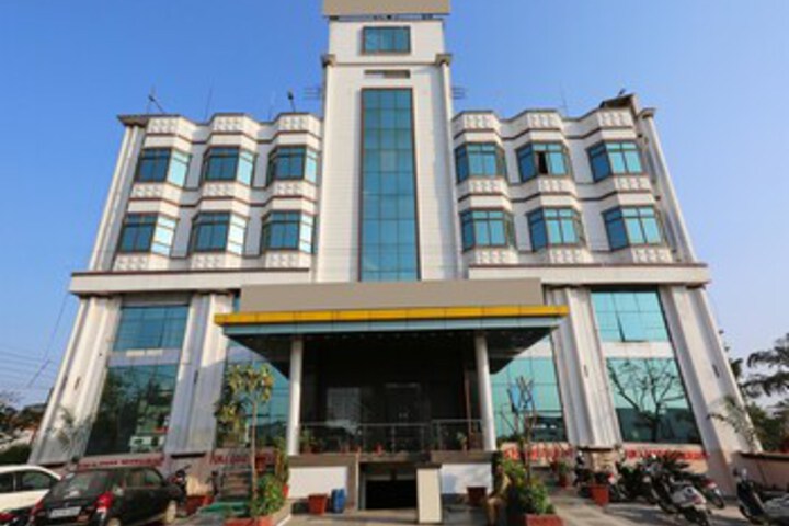 Capital O 10970 Hotel Krishna Palace