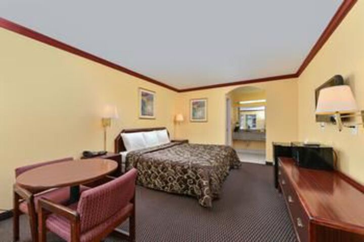 Room 9 of 20