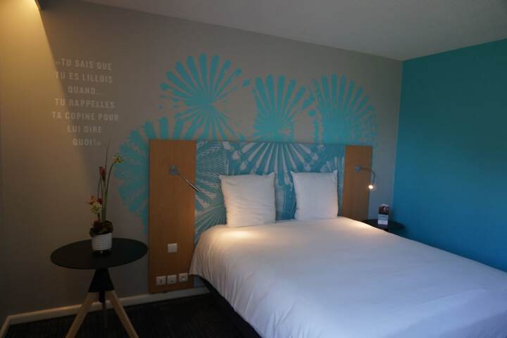 Room 28 of 115