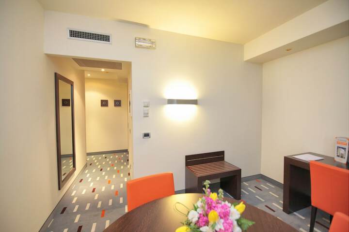 Room 11 of 47