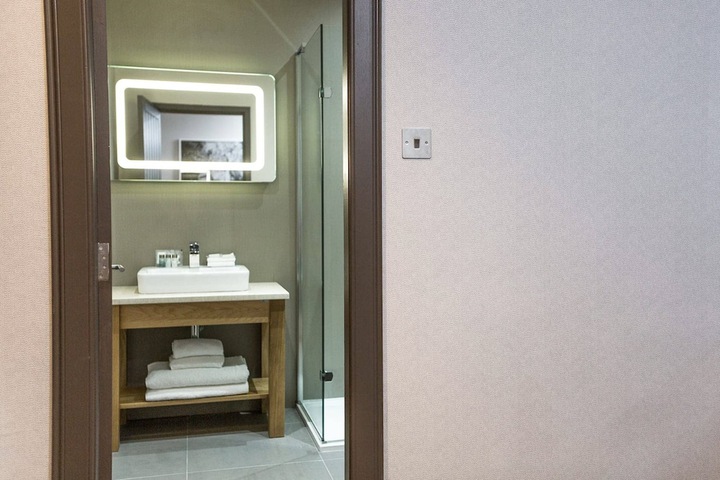 Room 26 of 40