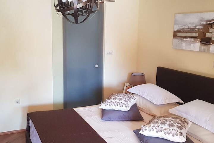 Room 7 of 57