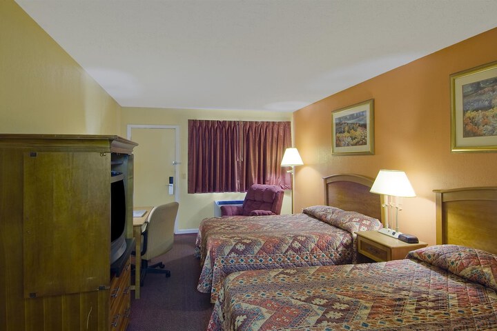 2 Double Beds (4 of 4)