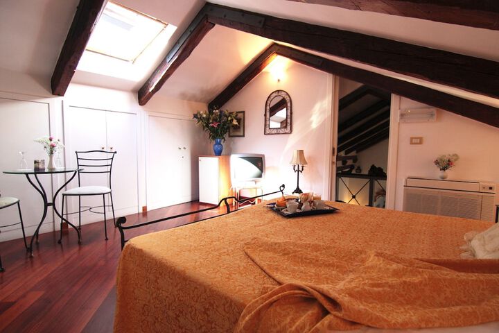 Room 5 of 28