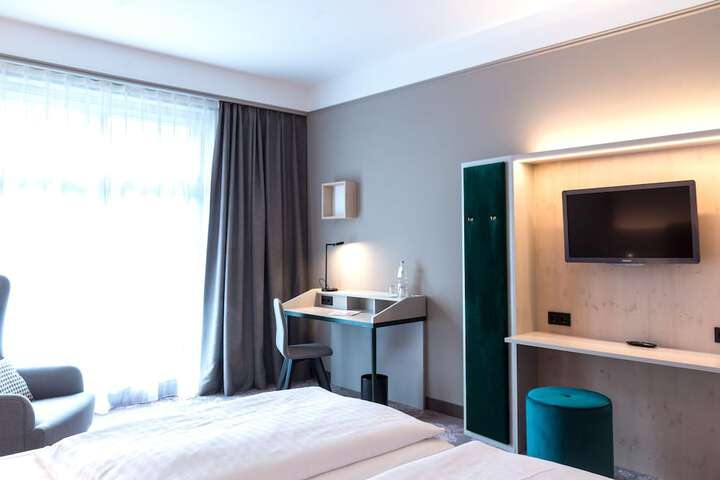 Room 13 of 81