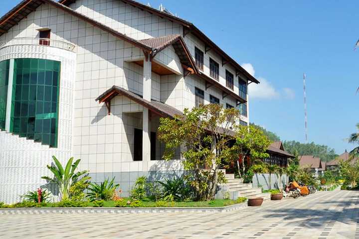 Hotel Exterior 46 of 46