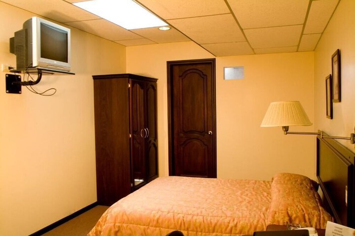 Room 30 of 49