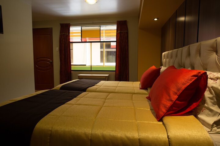 Room 13 of 83