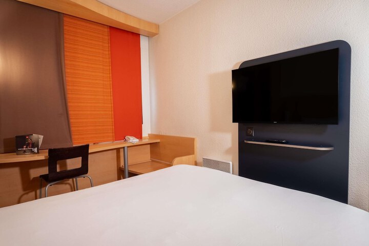 Room 6 of 40