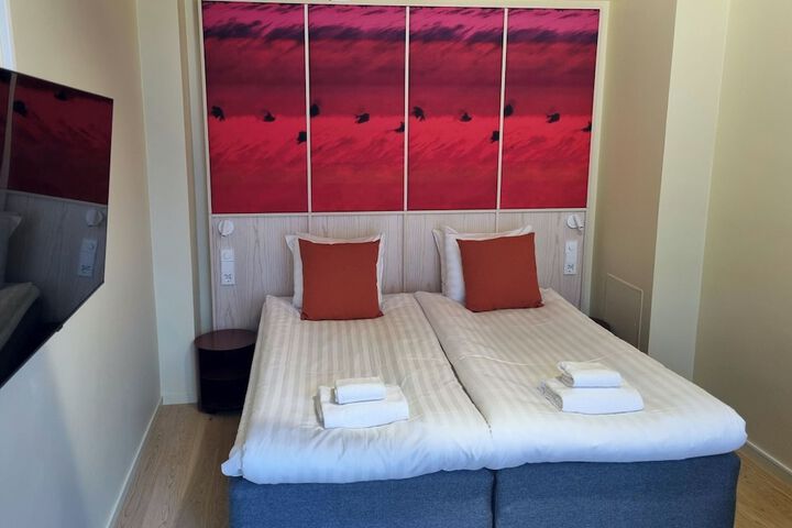 Room 34 of 69