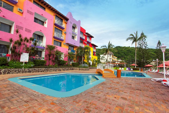 Pools & Facilities