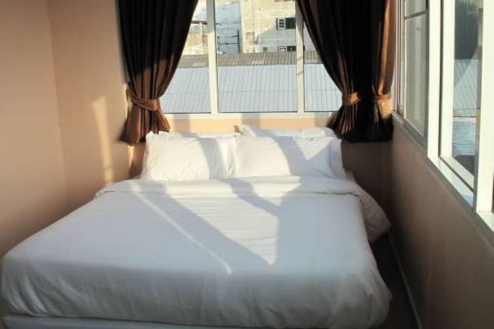 Room 3 of 17