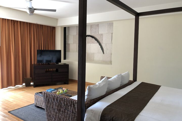 Room 16 of 114