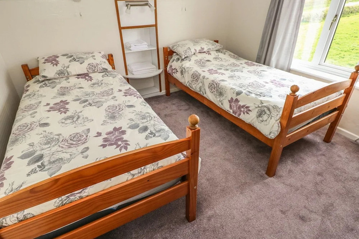 Room 5 of 19