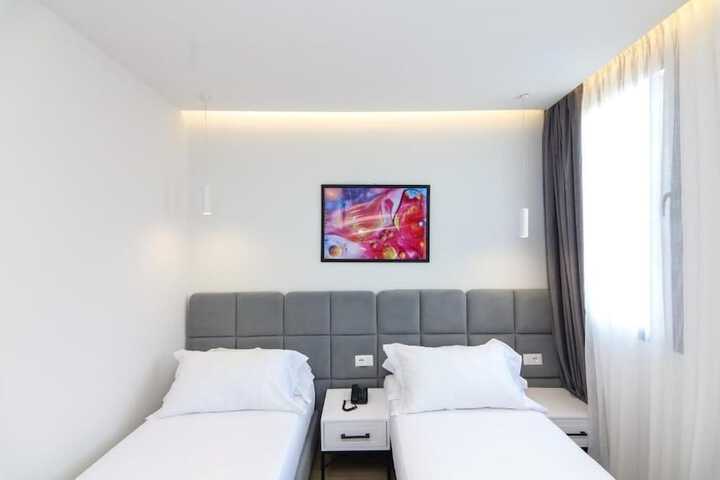 Room 38 of 59