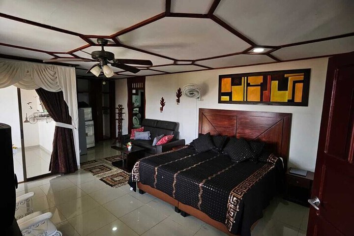 Room 6 of 38