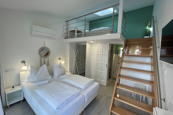 Room 14 of 35