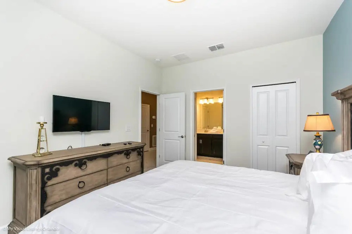 Room 5 of 31