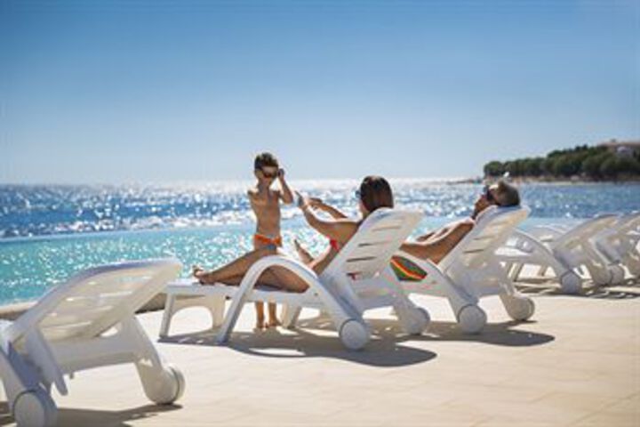 Pool Hotel