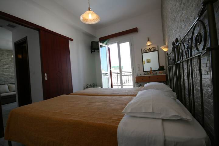 Room 28 of 68