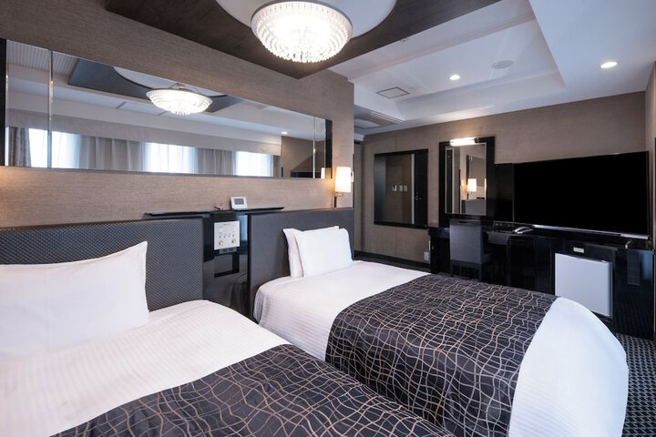 Room 13 of 42