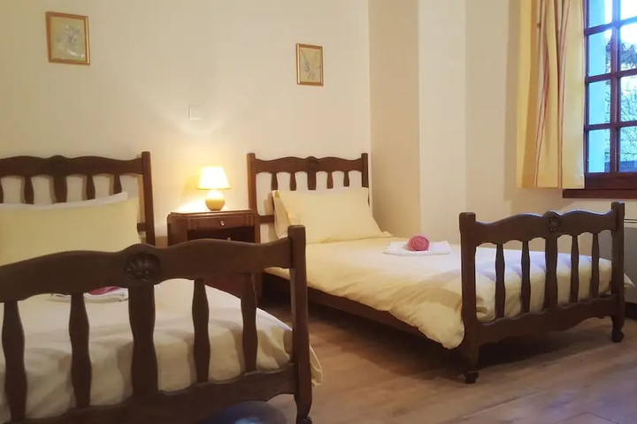 Room 4 of 22
