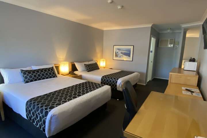 Room 13 of 31