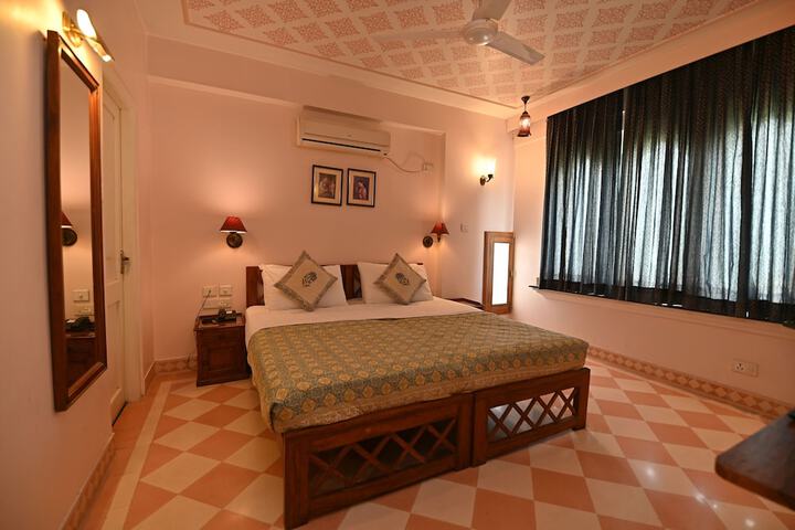 Room 10 of 74