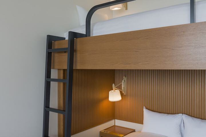 Room 15 of 111