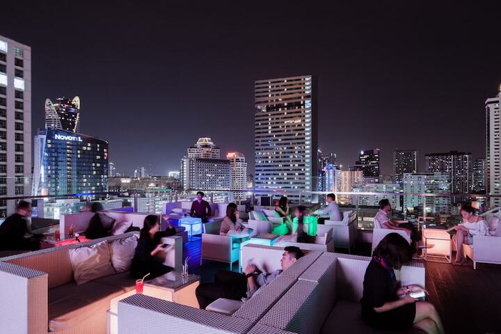 Lounge 119 of 135