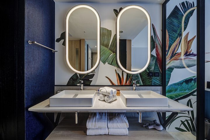 Room 50 of 85