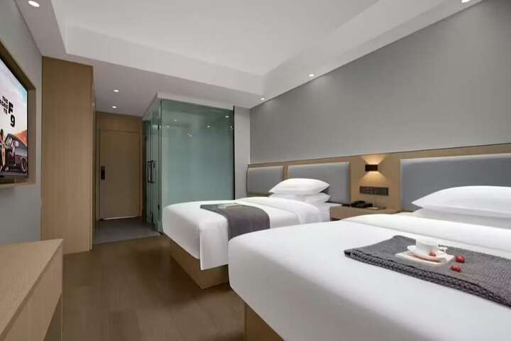 Room 7 of 27