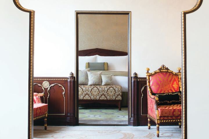 Room 40 of 182