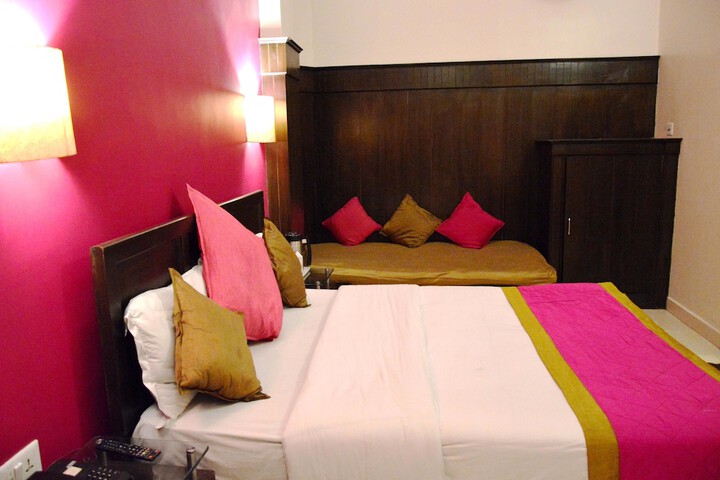 Room 35 of 65