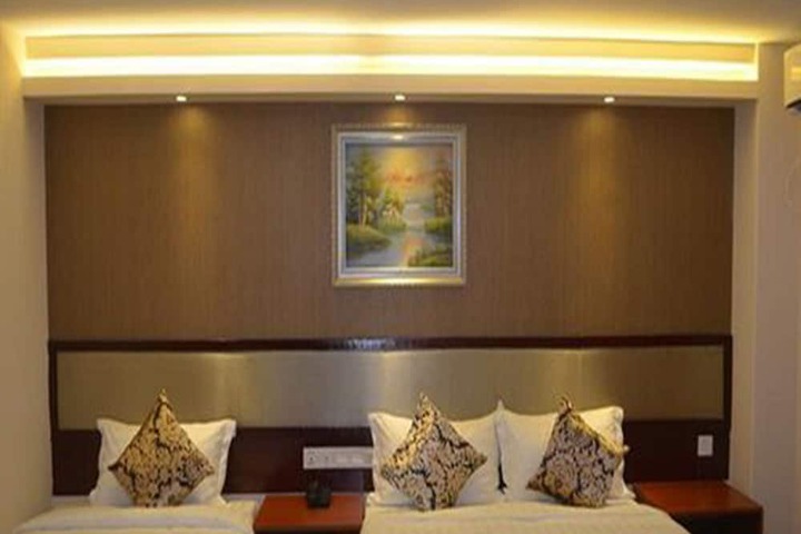 Room 9 of 31