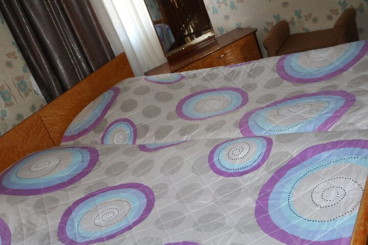 Room 10 of 27