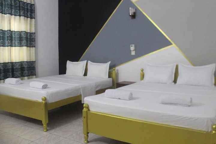Room 2 of 6
