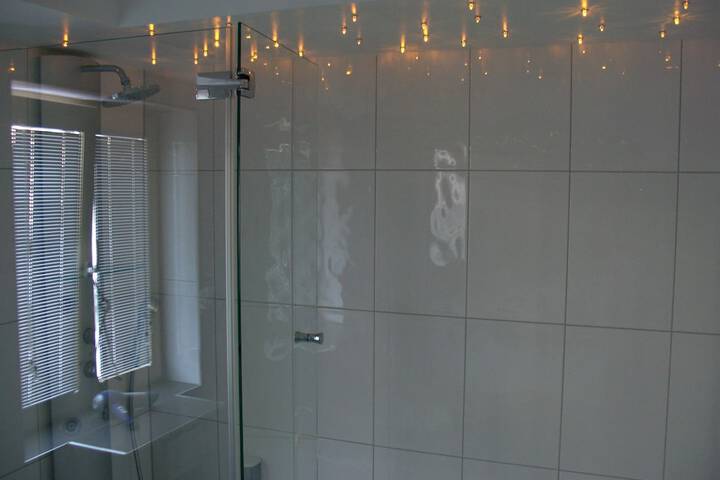 Room 15 of 29