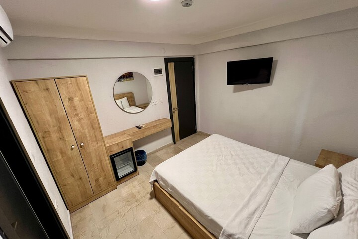 Room 5 of 39