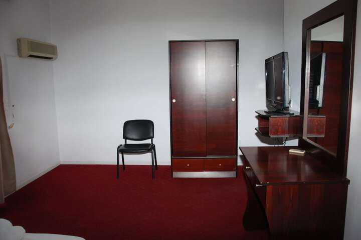 Room 10 of 43