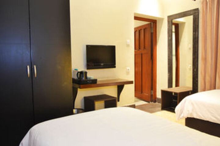 Room 12 of 23